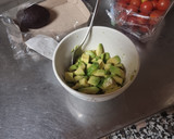 Foto del paso 2 de la receta: Tortiglioni con tomatitos, pollo y aguacate