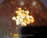 Foto del paso 2 de la receta: Arroz de langostinos y mejillones al aromas de Montilla moriles