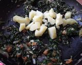 Foto del paso 2 de la receta: Salteado🍳🍚 de pak choi, acelgas y papa🥔🤔