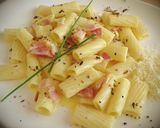 Foto del paso 12 de la receta Rigatoni con bacon en salsa carbonara trufada