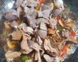 Foto langkah ke 3 dari resep Tumis jeroan (ampela, ati ayam, usus ayam).