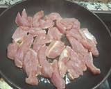 Foto del paso 1 de la receta: Paella de solomillo y judías verdes