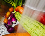 Foto del paso 1 de la receta: REVUELTO DE VEGETALES DE ESTACIÓN (TIPO TORTILLA)🧅🫑🥒🫑🍅