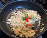 รูปขั้นตอนการทำที่ 2 ของ ข้าวผัดเขียวหวานไก่