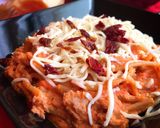 Foto del paso 3 de la receta Espaguetis integrales con atún y salsa de tomate y quesitos