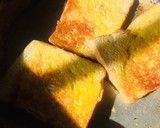 A picture of step 2 of Pan toasted bread🍞.