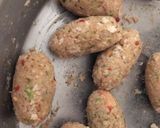 A picture of step 2 of Leftover pasta vegetable cutlet.