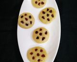 ভ্যানিলা এন্ড চকোলেট স্টাফড্  কুকিজ (vanilla and chocolate stuffed cookies recipe in Bengali) রেসিপির ধাপ 2 ছবি