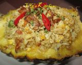 A picture of step 5 of Thai Pineapple Fried Rice (KHAO PHAD SAPPAROT).