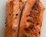 Foto langkah ke 5 dari resep Salmon Sushi Roll.