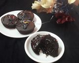 A picture of step 7 of Oreo chocolava cup cake.