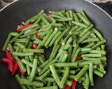 Foto langkah ke 3 dari resep Tumis Kacang Panjang dengan Ayam Cincang dan Pete.