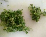A picture of step 3 of Paneer veg sandwich.