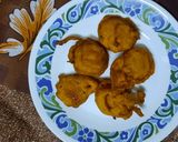 A picture of step 4 of Tomato pakoray.