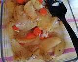 Foto del paso 5 de la receta: Pollo al horno con cama de verduras