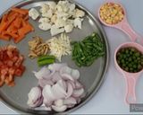 कुकर मे बिरयानी (cooker mein biryani recipe in Hindi) रेसिपी चरण 2 फोटो