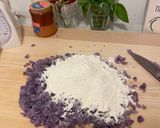 Foto del passaggio 1 della ricetta Gnocchi di patate viola con finferli, ricotta salate e peperone crusco