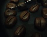 صورة لخطوة 3 من وصفة حبات القهوة ☕️
