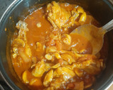 Foto del paso 3 de la receta: Pollo en salsa de tomate y champiñón