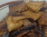 Foto langkah ke 1 dari resep Ikan Asin Tenggiri Bumbu Kelapa.