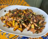 Une image de l'étape 16 de Poulet à l’ananas, oignon rouge, coriandre et cacahuètes.