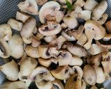A picture of step 1 of Mushrooms - Kuch Hat ke.