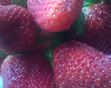 Foto del paso 1 de la receta: Fresas con leche y naranja