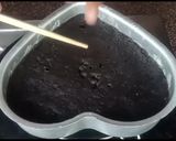 A picture of step 5 of Oreo biscuit cake.