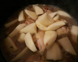 Foto del paso 5 de la receta: Muslos de pollo con patatas, en salsa de soja y mostaza