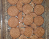 Foto del paso 5 de la receta: Tarta de galletas, con crema pastelera y chocolate
