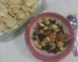 Foto langkah ke 5 dari resep Tumis Tahu dengan Jamur Kuping & Wortel.