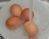 Foto del paso 3 de la receta: Cocer huevo en olla gm, huevo duro