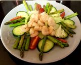 A picture of step 3 of My Garlic prawns on Salad. 😀.