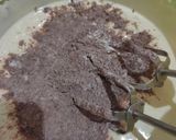Foto langkah ke 2 dari resep Ugly Cake (Bolu Kukus Coklat Lembut).