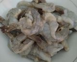 Foto langkah ke 1 dari resep Udang goreng tepung breadcrumbs.