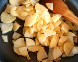 Foto langkah ke 1 dari resep Spanish Omelette.