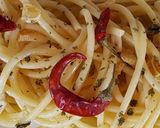 Foto del passaggio 2 della ricetta I miei spaghetti aglio, olio e peperoncino