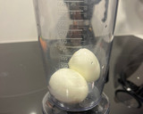 Foto del paso 2 de la receta: Mahonesa con huevo duro | mahonesa segura y fácil