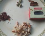A picture of step 1 of Kashmiri kahwa.