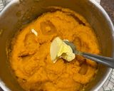 Une image de l'étape 2 de Purée de lentilles corail et potiron.