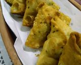 A picture of step 9 of Fried potatoes and chicken samosa.