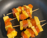 Foto del paso 3 de la receta: Brochetas de salmón y piña