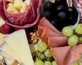 Foto del paso 4 de la receta: Tabla de embutidos y quesos para un perfecto picoteo