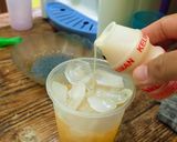 Foto langkah ke 3 dari resep Es Jeruk Yakult.