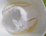 Foto langkah ke 2 dari resep Bolu pisang kukus no mixer.
