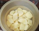 Foto del paso 1 de la receta: Caldo de papas y arroz con pella de gofio para estudiantes