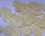 Foto del paso 2 de la receta: Rösti de papas con Salchichas y Huevo frito