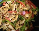 A picture of step 3 of Chicken Fajita Sandwich 😋.