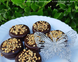 Foto del paso 6 de la receta: Alfajores sablee (bañados en chocolate, c/ crocante de maní)