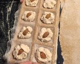 Foto del paso 6 de la receta: Raviolones de pollo asado al curry con crema de puerros y hongos silvestres